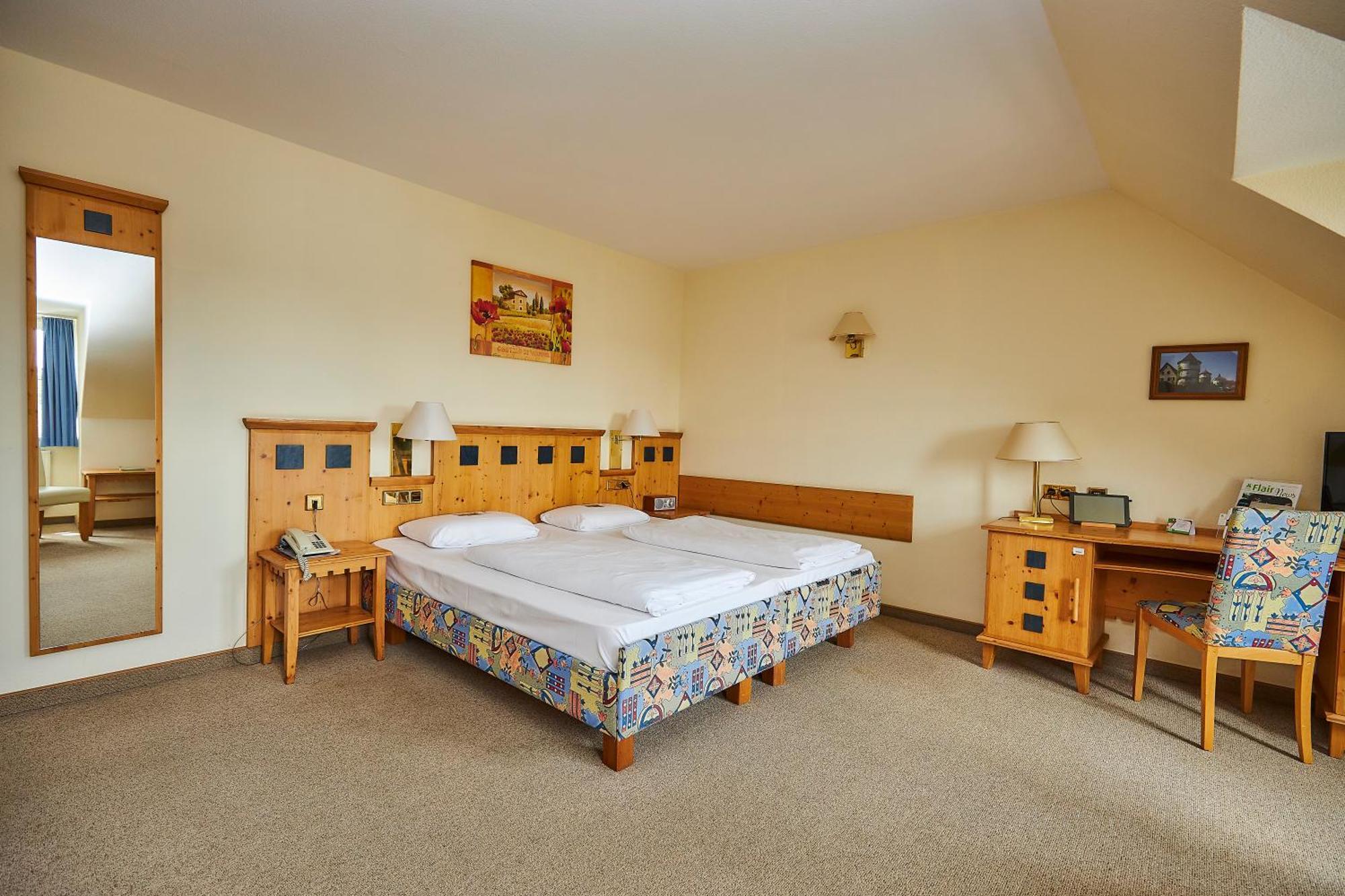 Flair-Hotel Zum Benediktiner Schwarzach am Main Εξωτερικό φωτογραφία