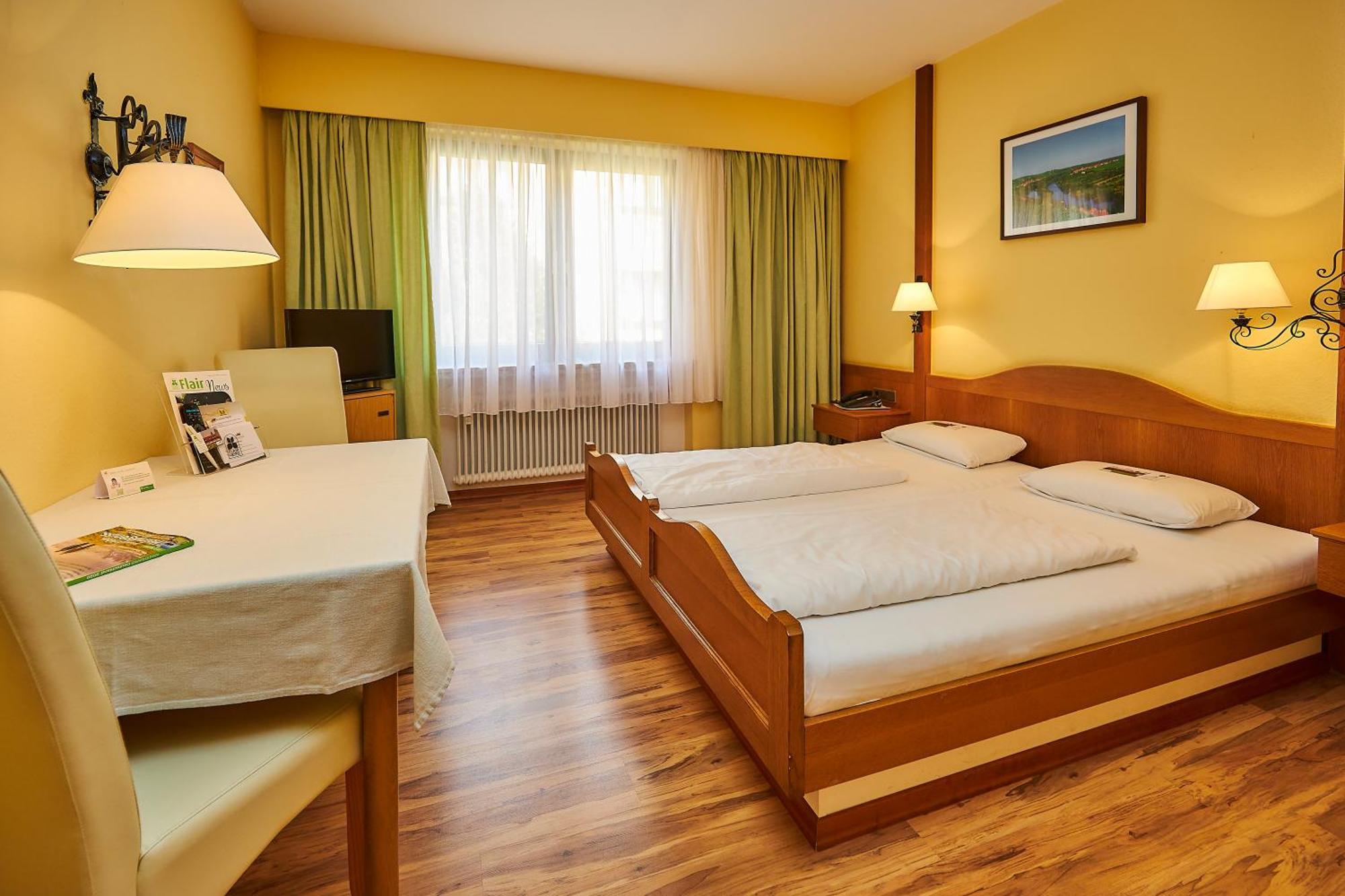 Flair-Hotel Zum Benediktiner Schwarzach am Main Εξωτερικό φωτογραφία