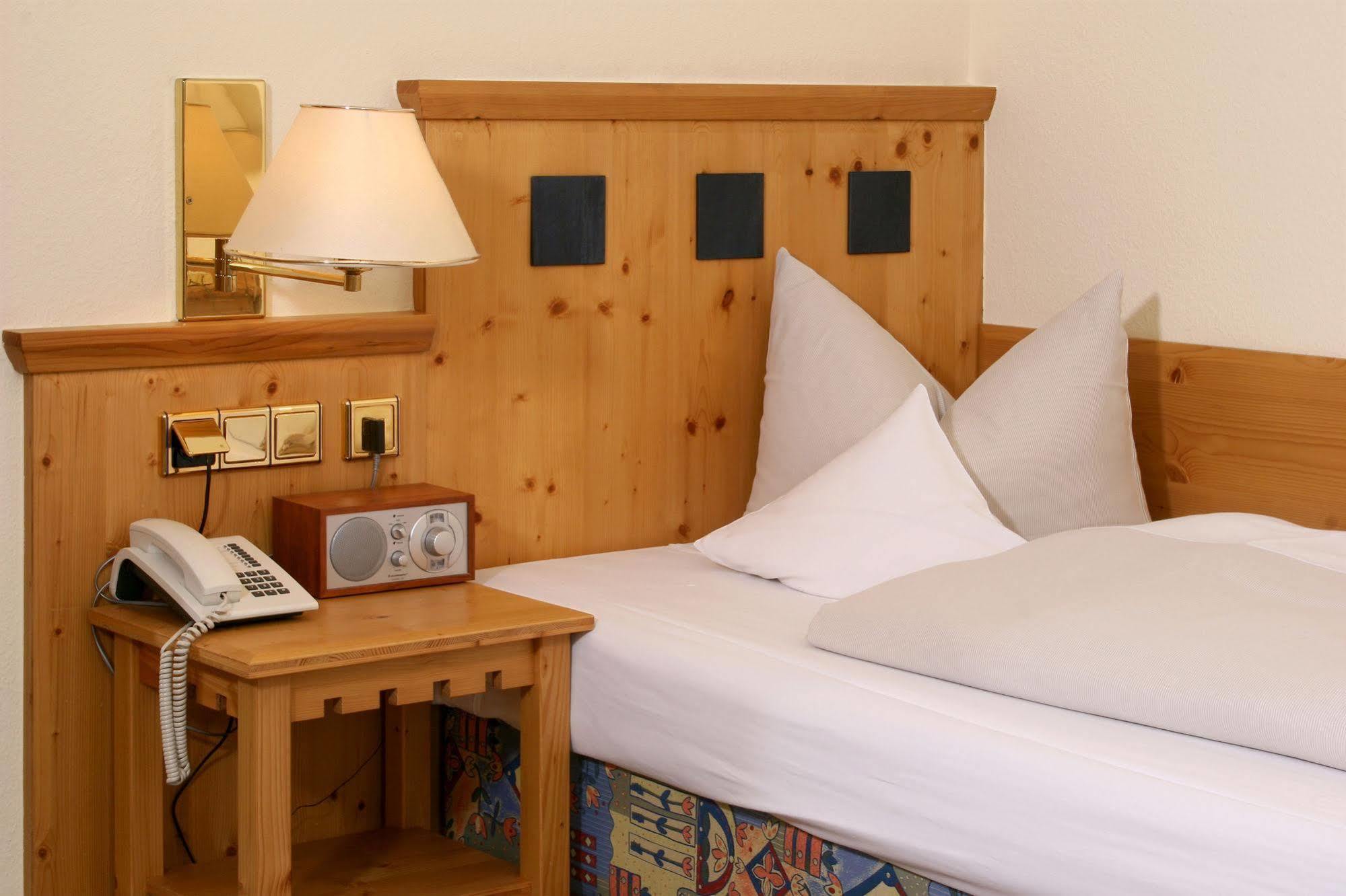 Flair-Hotel Zum Benediktiner Schwarzach am Main Εξωτερικό φωτογραφία