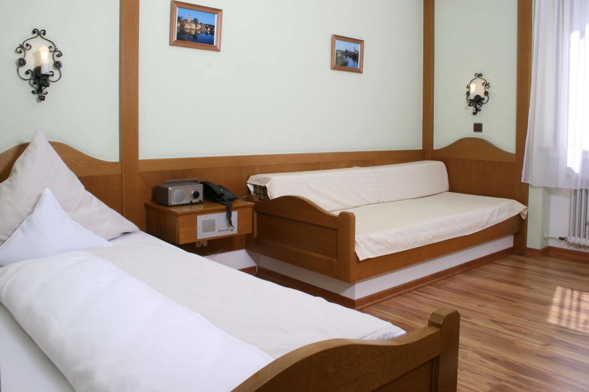 Flair-Hotel Zum Benediktiner Schwarzach am Main Εξωτερικό φωτογραφία