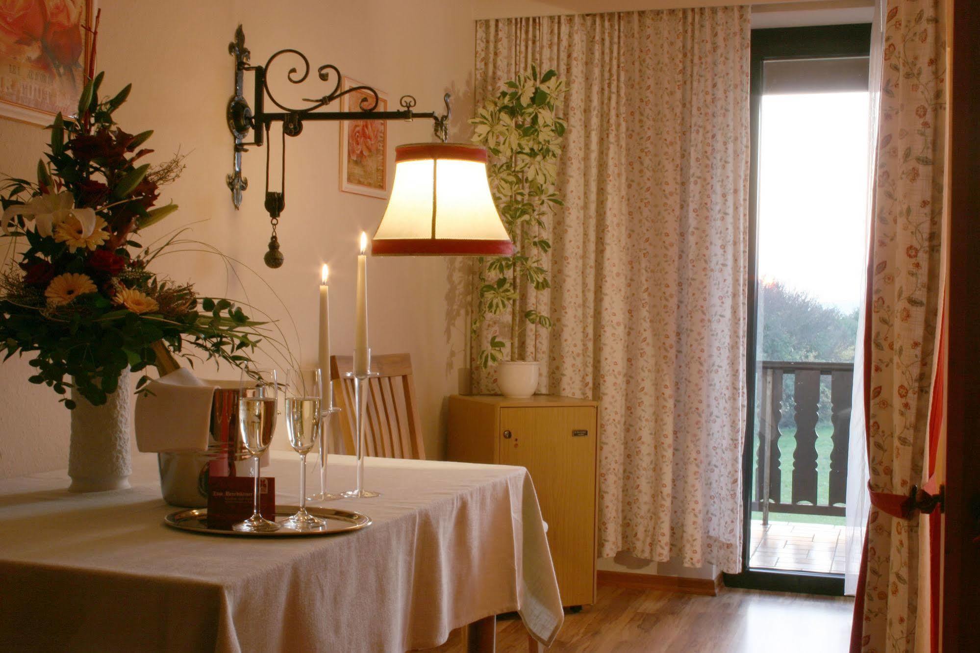 Flair-Hotel Zum Benediktiner Schwarzach am Main Εξωτερικό φωτογραφία